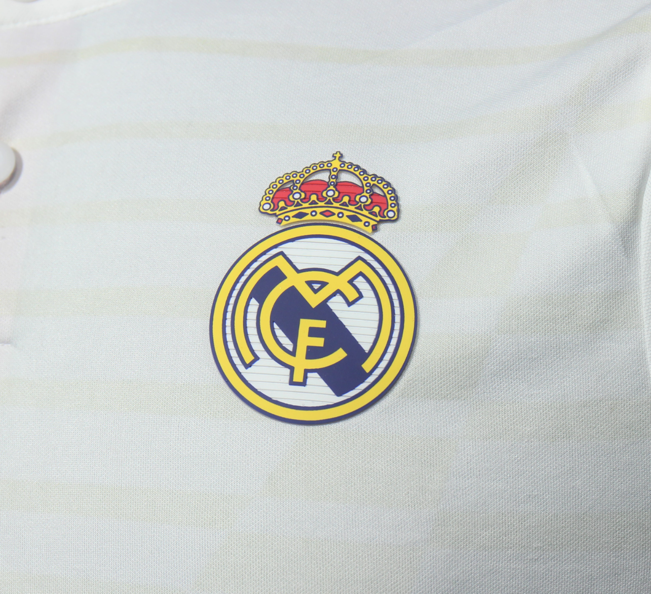 14–15 Real Madrid Home Retro Kit — Player Version